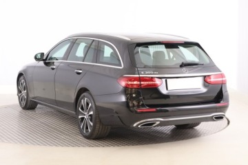 Mercedes Klasa E W213 Kombi Plug-in Facelifting 2.0 E300de 306KM 2020 Mercedes E E 300 de, 301 KM, Automat, Skóra, Navi, zdjęcie 3
