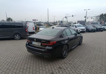 BMW Seria 5 G30-G31 2022 BMW Seria 5 Salon Polska 292KM Xdrive Mpakiet 2.0 Hybryda Plug-in 204KM, zdjęcie 2