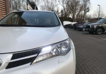 Toyota RAV4 IV MPV D-4D 125 124KM 2015 Toyota RAV4 Toyota RAV4 2.0 D-4D Premium 2.0 Diesel 124KM, zdjęcie 13