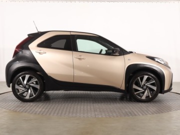 Toyota Aygo X 1.1 VVT-i 72KM 2022 Toyota Aygo X 1.0, Salon Polska, Serwis ASO, zdjęcie 5