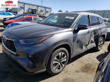 Toyota Highlander III 2022 Toyota Highlander TOYOTA HIGHLANDER HYBRID XLE...