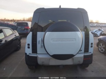 Land Rover Defender IV (L663) 2021 Land Rover Defender 2021r., 4x4, 3.0L 3.0 Benzyna 395KM, zdjęcie 6