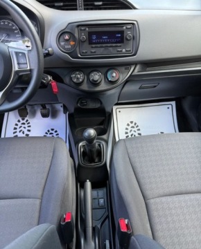 Toyota Yaris III Hatchback 5d Facelifting 1.0 VVT-i 69KM 2017 Toyota Yaris salon Polska Benzyna 69KM, zdjęcie 5