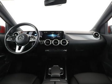 Mercedes Klasa B W247 Sports Tourer 1.3 B180  136KM 2019 Mercedes B 180 Automat, Kamera, Navi, Aut.klima,, zdjęcie 14