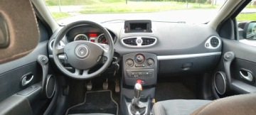 Renault Clio III Hatchback 5d Phase II 1.2 TCe 16v 100KM 2011 Renault Clio 1,2 TCE 74kw, zdjęcie 6