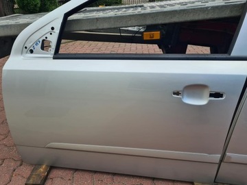 DVEŘE LEVÉ PRAVÉ PŘEDNÍ OPEL ASTRA H III Z157