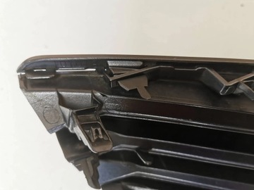 Kratka zderzaka przedniego TOYOTA Auris II lift prawa 820.