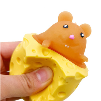 MYSZKA W SERZE SQUISHY Zabawka Antystresowa Gniotek