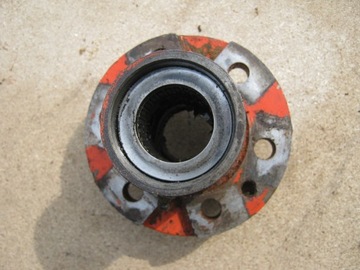 Ступица карусельная Deutz Fahr KH500 64716605915F