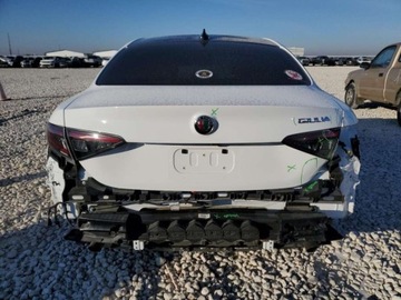 Alfa Romeo Giulia II 2024 Alfa Romeo Giulia 2024 Alfa Romeo Giulia Ti RWD 2.0 Benzyna 280KM, zdjęcie 2