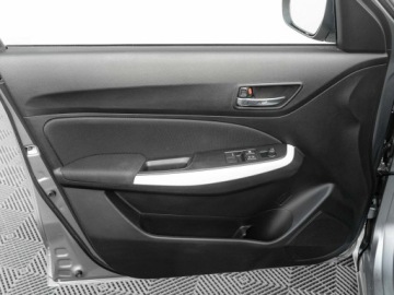 Suzuki Swift VI Hatchback Facelifting 1.2 DualJet SHVS 83KM 2021 Suzuki Swift WD1735S#1.2 Dualjet SHVS Premium CVT, zdjęcie 9