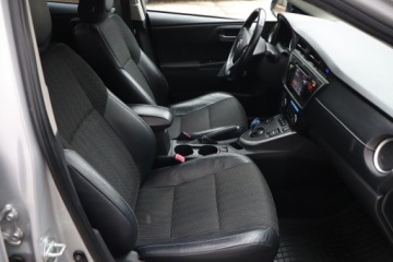 Toyota Auris II Hatchback 5d 1.8 HSD 136KM 2013 Toyota Auris Hybrid, Automat, Skóra, Navi, Klima, zdjęcie 8