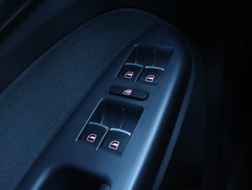 Volkswagen Touran II 1.6 TDI 105KM 2012 VW Touran 1.6 TDI, DSG, 7 miejsc, Skóra, Klima, zdjęcie 20