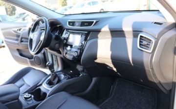 Nissan X-Trail III Terenowy 1.6 dCi 130KM 2016 Nissan X-Trail Panorama, K.Cofania, Tempomat, Swiatla LED, El.Fotele, El., zdjęcie 15