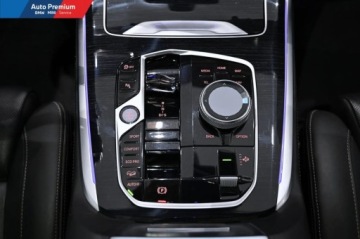 BMW X7 SUV Facelifting 3.0 40d 352KM 2023 BMW X7 xDrive40dFV23Hak HolowniczyPakiet Sportowy M 3.0 Diesel 352KM, zdjęcie 17