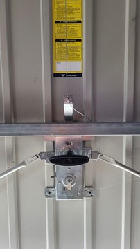 Отпирание замка распашных ворот Вишневского