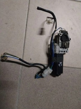 MOTOREK STŘEŠNÍHO OKNA 2.5 TDI MITSUBISHI PAJERO I