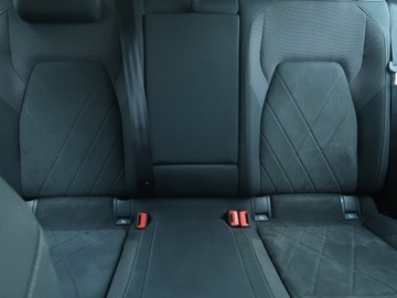 Volkswagen Golf VIII Hatchback Plug-In-Hybrid 1.4 TSI 204KM 2022 VW Golf 1.4 TSI eHybrid, Salon Polska, zdjęcie 9