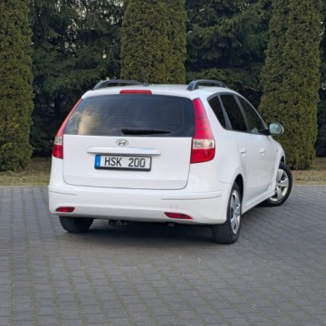 Hyundai i30 I CW Facelifting 1.4 DOHC 109KM 2011 Hyundai i30 1.4 Benzyna Blue Classic Manual 109KM, zdjęcie 11