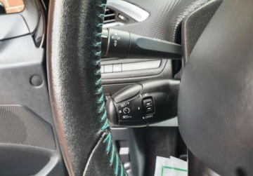 Peugeot 2008 I SUV 1.2 PureTech 110KM 2015 Peugeot 2008 Urban Cross LED Nawigacja GetHelp 1.2 Benzyna 110KM, zdjęcie 15