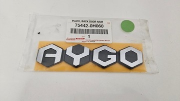 TOYOTA AYGO ZNAK 75442-0H060