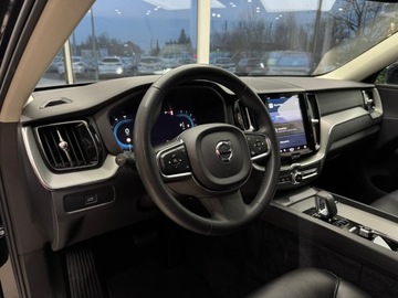 Volvo XC60 II 2022 Volvo XC 60 Core / Hak / Kamera cofania / CarPlay/, zdjęcie 6