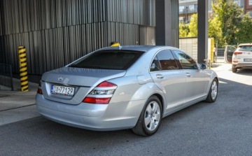 Mercedes Klasa S W221 Limuzyna 5.5 V8 (500) 388KM 2006 Mercedes-Benz Klasa S 5,5V8 (388KM) 5.5 Benzyna 388KM, zdjęcie 3