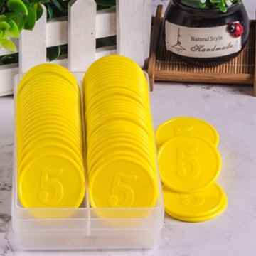 Стиль №5: много пластиковых покеров для фишек ги.