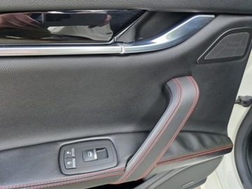 Maserati Ghibli III Sedan 3.0 V6 410KM 2018 MASERATI GHIBLI S V6 3,0l benzyna Twin Turbo 410KM Przebieg: 33,947km, zdjęcie 25