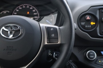 Toyota Yaris III Hatchback 5d Facelifting 2017 1.5 Hybrid 100KM 2020 Toyota Yaris 1.5 Hybrid, Salon Polska, zdjęcie 16