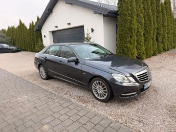 Mercedes Klasa E W212 Limuzyna 200 CGI BlueEFFICIENCY 184KM 2010 Mercedes E 200 W212 1.8 Benzyna Automat 2010 187 tys. km, zdjęcie 6