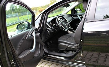 Opel Astra J Hatchback 5d 1.4 Turbo ECOTEC 140KM 2012 Opel Astra 1.4i Klimatyzacja Alufelgi Hak Gwarancja 1 rok 1.4 140KM, zdjęcie 8
