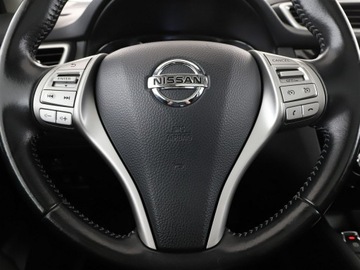 Nissan Qashqai II Crossover 1.6 dCi 130KM 2017 Nissan Qashqai automat panorama navi klima auto, zdjęcie 20