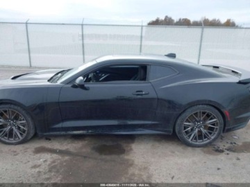 Chevrolet Camaro VI 2022 Chevrolet Camaro ZL1 2022 6.2 Benzyna 650KM, zdjęcie 2