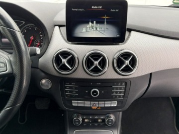 Mercedes Klasa B W246 Sports Tourer Facelifting 2.0 250 211KM 2018 Mercedes B 250 211 KM Automat Full LED Kamera, zdjęcie 23