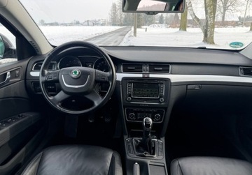 Skoda Superb II Kombi 1.8 TSI 160KM 2011 Skoda Superb Skorzana tapicerka, xenon, el. Klapa 1.8 Benzyna 160KM, zdjęcie 13