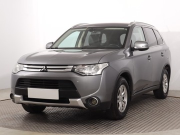 Mitsubishi Outlander III SUV Facelifting 2015 2.0 MIVEC 150KM 2015 Mitsubishi Outlander 2.0, Salon Polska, 4X4, zdjęcie 1