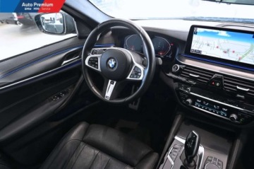 BMW Seria 5 G30-G31 Limuzyna Facelifting 3.0 540i 333KM 2023 BMW Seria 5 540i xDriveFV23Adaptacyjny Reflektor LEDM Kierownica Skorzana, zdjęcie 14