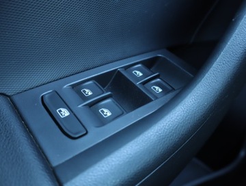 Skoda Rapid II Spaceback 1.2 TSI 90KM 2016 Skoda Rapid 1.2 TSI, Salon Polska, Klima, zdjęcie 12