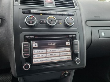 Volkswagen Touran II 2.0 TDI 140KM 2014 Volkswagen Touran CROSS 2.0TDI DSG niski przebieg, zdjęcie 27