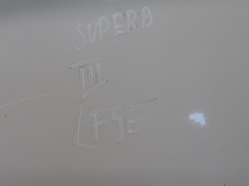 BLATNÍK LEVÝ PŘEDNÍ SKODA SUPERB III LF9E