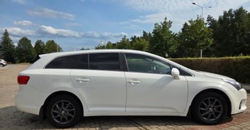Toyota Avensis III Wagon Facelifting 2.0 D-4D 124KM 2015 Toyota Avensis SALON Navi, KAMERA przebieg wpisuje na fakturzeOrg.lakier1w, zdjęcie 12
