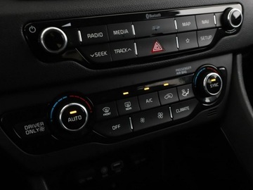 Kia Niro I Crossover 1.6 GDi Hybrid 141KM 2017 Kia Niro hybryda półskóra navi kamera, zdjęcie 26