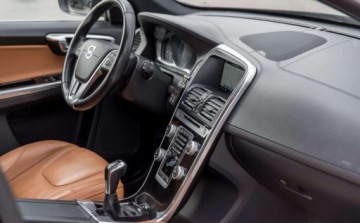 Volvo XC60 I SUV Facelifting 2.0 D3 DRIVE-E 150KM 2016 Volvo XC 60 Volvo XC 60 2.0 Diesel 150KM, zdjęcie 34