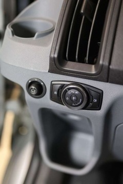 Ford Transit VII 2019 Ford Transit Kombi 310 L2H3 Trend 9 osobowy 2.0 Diesel 130KM, zdjęcie 7