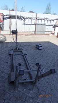 ПОДЪЕМНИК ДЛЯ НАКЛОНА В СТОРОНУ АВТОМОБИЛЯ