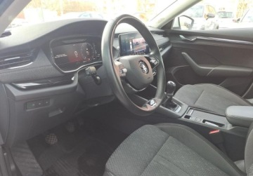 Skoda Octavia IV Liftback 1.5 TSI EVO 150KM 2023 Skoda Octavia Style 1,5 TSI E-Tec 150KM Virtual Grzane FotSerwis ASO Salon, zdjęcie 12