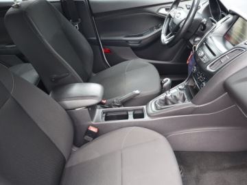 Ford Focus III Kombi Facelifting 1.6 TDCi 95KM 2015 Ford Focus 1.6 TDCi, Navi, Klima, Tempomat, zdjęcie 8