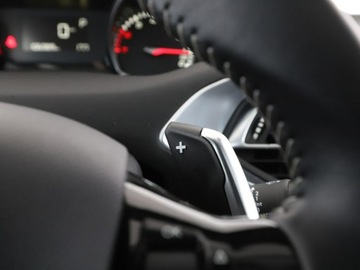 Peugeot 308 II Hatchback Facelifting 1.2 PureTech 130KM 2019 Peugeot 308 Allure automat panorama navi PDC, zdjęcie 33