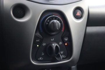 Toyota Aygo I Hatchback 5d Facelifting 1.0 VVT-i 68KM 2014 Toyota Aygo 1.0 VVT-i, Salon Polska, zdjęcie 15